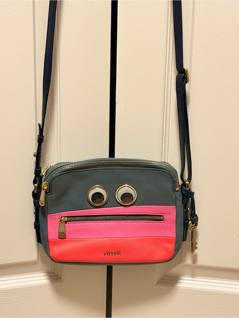 Fossil Piper Toaster Bot Colorblock Crossbody Bag in Pink & Coral Googly eye